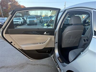 2017 Hyundai SONATA SPORT   - Photo 13 - Elkhart, IN 46514