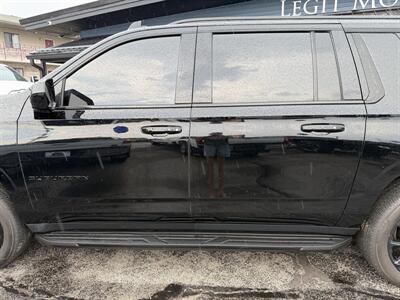 2023 Chevrolet Suburban RST - Photo 4 - Elkhart, IN 46514