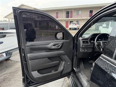 2023 Chevrolet Suburban RST - Photo 11 - Elkhart, IN 46514