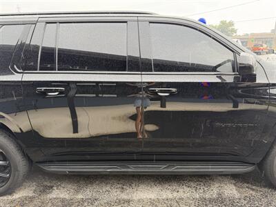 2023 Chevrolet Suburban RST - Photo 8 - Elkhart, IN 46514