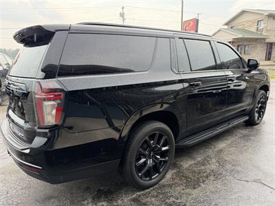 2023 Chevrolet Suburban RST - Photo 7 - Elkhart, IN 46514