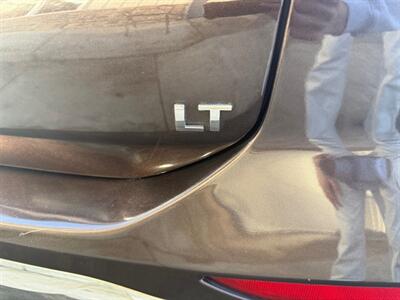 2020 Chevrolet Equinox LT   - Photo 5 - Elkhart, IN 46514