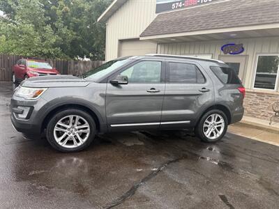 2016 Ford Explorer XLT   - Photo 2 - Elkhart, IN 46514