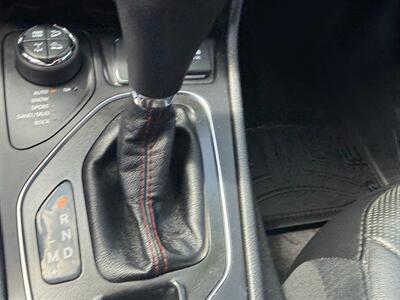 2019 Jeep Cherokee Trailhawk - Photo 18 - Elkhart, IN 46514