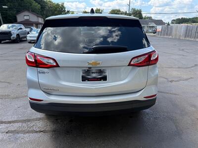 2021 Chevrolet Equinox LS   - Photo 2 - Elkhart, IN 46514