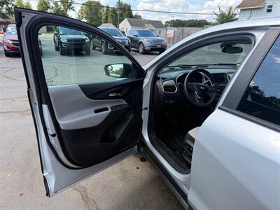 2021 Chevrolet Equinox LS   - Photo 9 - Elkhart, IN 46514