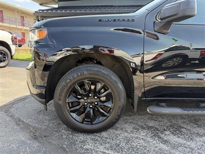 2020 Chevrolet Silverado 1500 Custom - Photo 3 - Elkhart, IN 46514