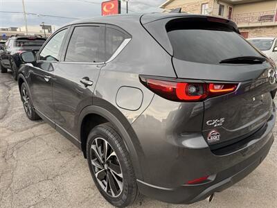 2022 Mazda CX-5 2.5 S Premium   - Photo 5 - Elkhart, IN 46514