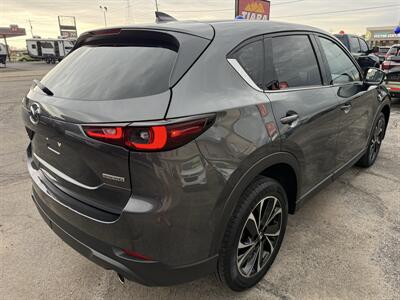 2022 Mazda CX-5 2.5 S Premium   - Photo 7 - Elkhart, IN 46514