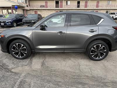 2022 Mazda CX-5 2.5 S Premium   - Photo 4 - Elkhart, IN 46514