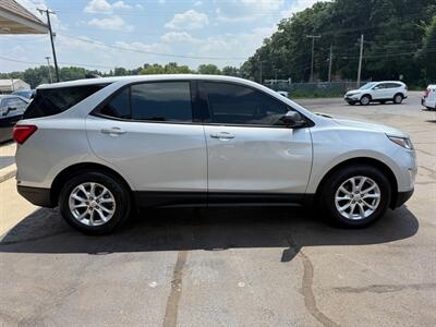 2018 Chevrolet Equinox LT   - Photo 6 - Elkhart, IN 46514