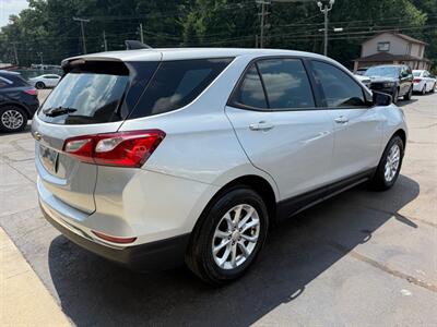 2018 Chevrolet Equinox LT   - Photo 5 - Elkhart, IN 46514