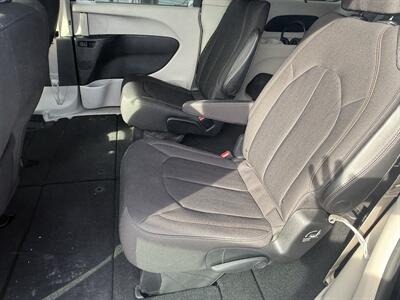 2017 Chrysler Pacifica Touring Plus   - Photo 18 - Elkhart, IN 46514
