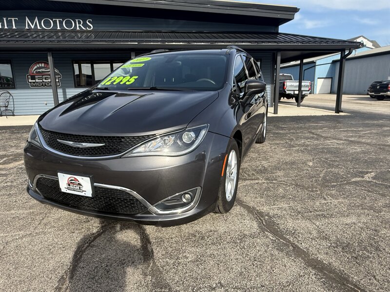 2017 Chrysler Pacifica Touring Plus  