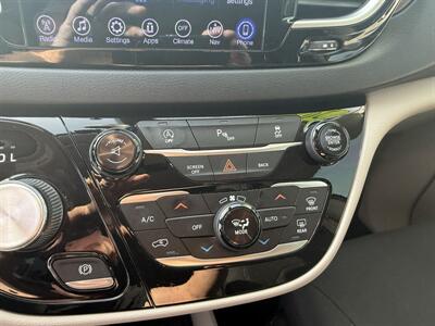 2017 Chrysler Pacifica Touring Plus   - Photo 25 - Elkhart, IN 46514