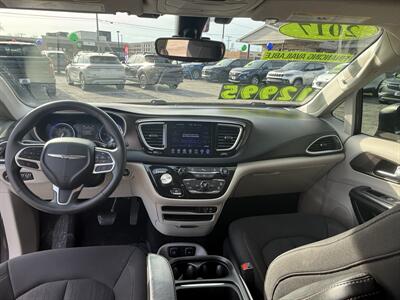 2017 Chrysler Pacifica Touring Plus   - Photo 16 - Elkhart, IN 46514