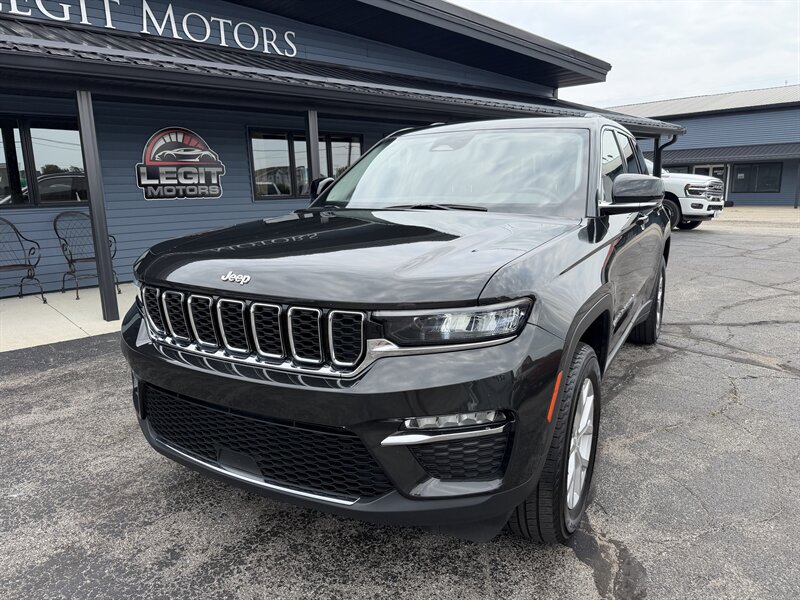 2023 Jeep Grand Cherokee Limited   - Photo 1 - Elkhart, IN 46514