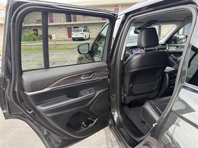 2023 Jeep Grand Cherokee Limited - Photo 12 - Elkhart, IN 46514