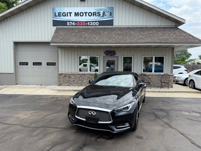 2018 INFINITI Q60 LUXE 300 - Photo 1 - Elkhart, IN 46514