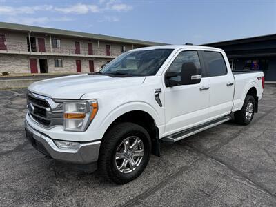 2022 Ford F-150 XLT   - Photo 2 - Elkhart, IN 46514