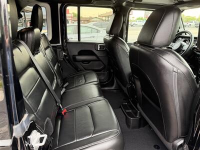 2018 Jeep Wrangler Unlimited Sahara   - Photo 16 - Elkhart, IN 46514