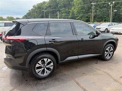 2021 Nissan Rogue SV   - Photo 6 - Elkhart, IN 46514