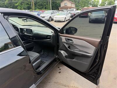 2021 Nissan Rogue SV   - Photo 14 - Elkhart, IN 46514