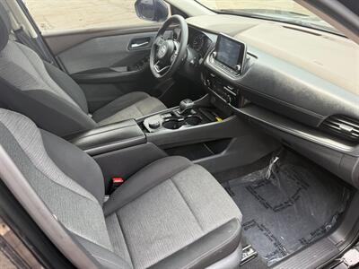 2021 Nissan Rogue SV   - Photo 15 - Elkhart, IN 46514