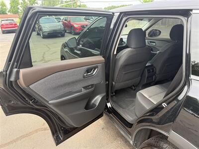 2021 Nissan Rogue SV   - Photo 12 - Elkhart, IN 46514