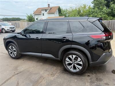 2021 Nissan Rogue SV   - Photo 3 - Elkhart, IN 46514