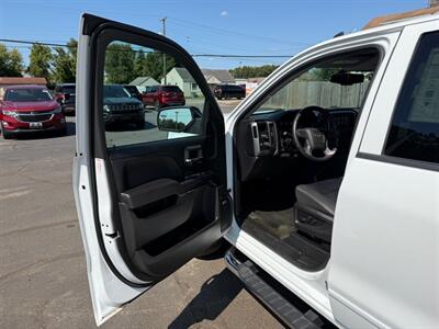 2017 GMC Sierra 1500 1500 SLT   - Photo 10 - Elkhart, IN 46514