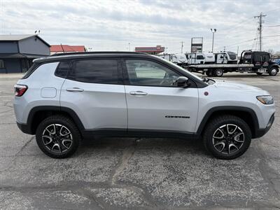 2025 Jeep Compass Trailhawk   - Photo 8 - Elkhart, IN 46514