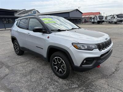 2025 Jeep Compass Trailhawk   - Photo 9 - Elkhart, IN 46514