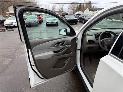 2019 Chevrolet Traverse LT - Photo 9 - Elkhart, IN 46514