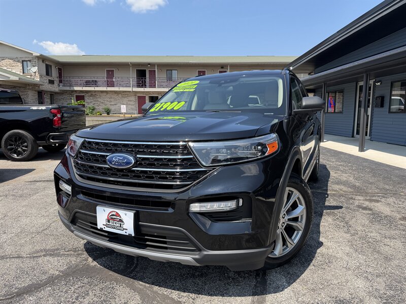 2021 Ford Explorer XLT   - Photo 1 - Elkhart, IN 46514