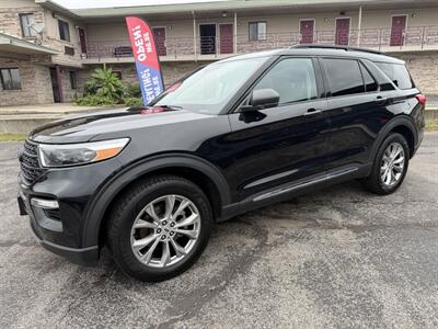 2023 Ford Explorer XLT - Photo 2 - Elkhart, IN 46514