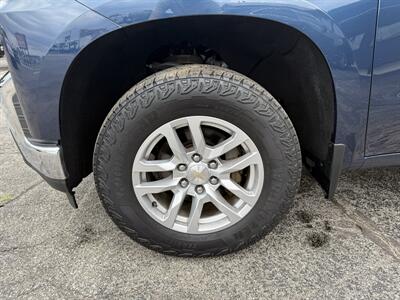 2020 Chevrolet Silverado 1500 LT   - Photo 2 - Elkhart, IN 46514