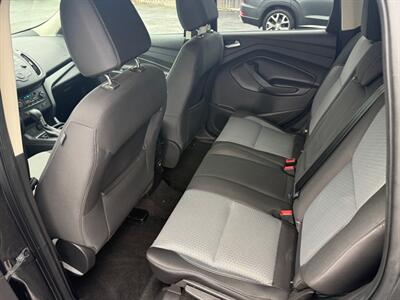 2017 Ford Escape SE   - Photo 12 - Elkhart, IN 46514