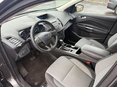 2017 Ford Escape SE   - Photo 10 - Elkhart, IN 46514
