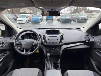 2017 Ford Escape SE   - Photo 16 - Elkhart, IN 46514