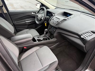 2017 Ford Escape SE   - Photo 18 - Elkhart, IN 46514