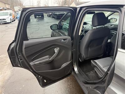 2017 Ford Escape SE   - Photo 11 - Elkhart, IN 46514