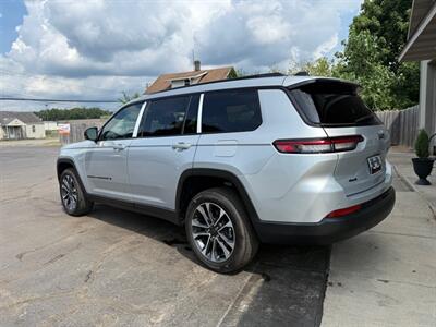 2023 Jeep Grand Cherokee L L LAREDO   - Photo 6 - Elkhart, IN 46514