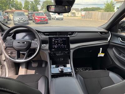 2023 Jeep Grand Cherokee L L LAREDO   - Photo 23 - Elkhart, IN 46514
