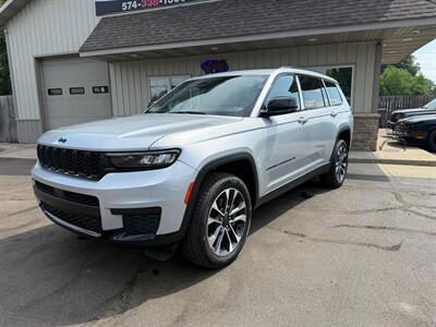 2023 Jeep Grand Cherokee L L LAREDO   - Photo 2 - Elkhart, IN 46514