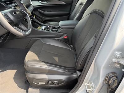 2023 Jeep Grand Cherokee L L LAREDO   - Photo 17 - Elkhart, IN 46514