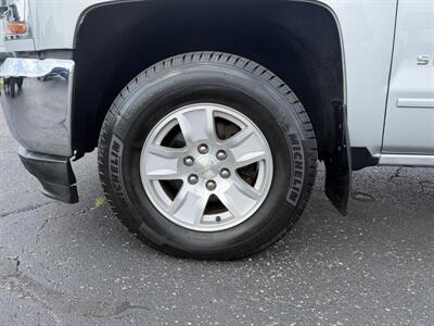 2018 Chevrolet Silverado 1500 LT - Photo 3 - Elkhart, IN 46514