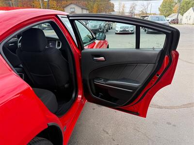 2023 Dodge Charger SXT   - Photo 13 - Elkhart, IN 46514