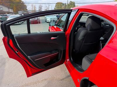2023 Dodge Charger SXT   - Photo 10 - Elkhart, IN 46514