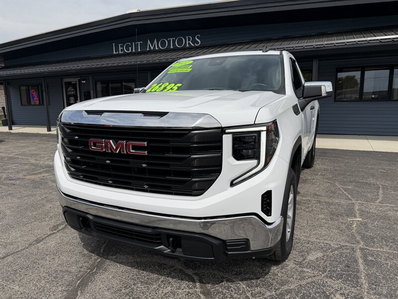 2022 GMC Sierra 1500 Pro   - Photo 1 - Elkhart, IN 46514